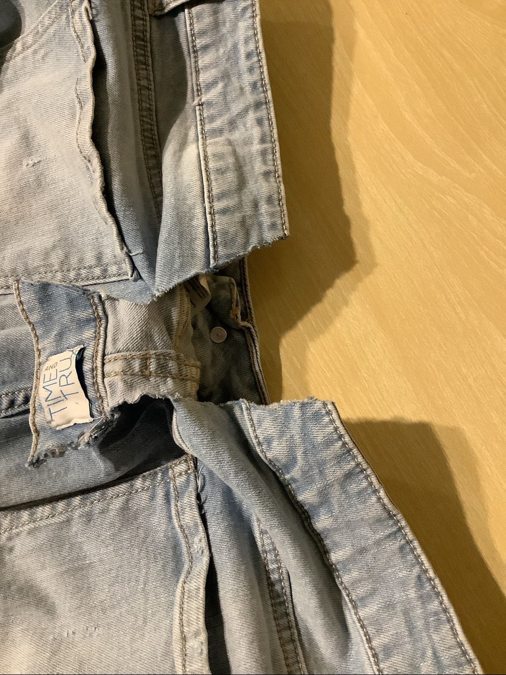 Distressed Light Blue Women’s Relaxed Fit Jeans - Picture 3 of 5